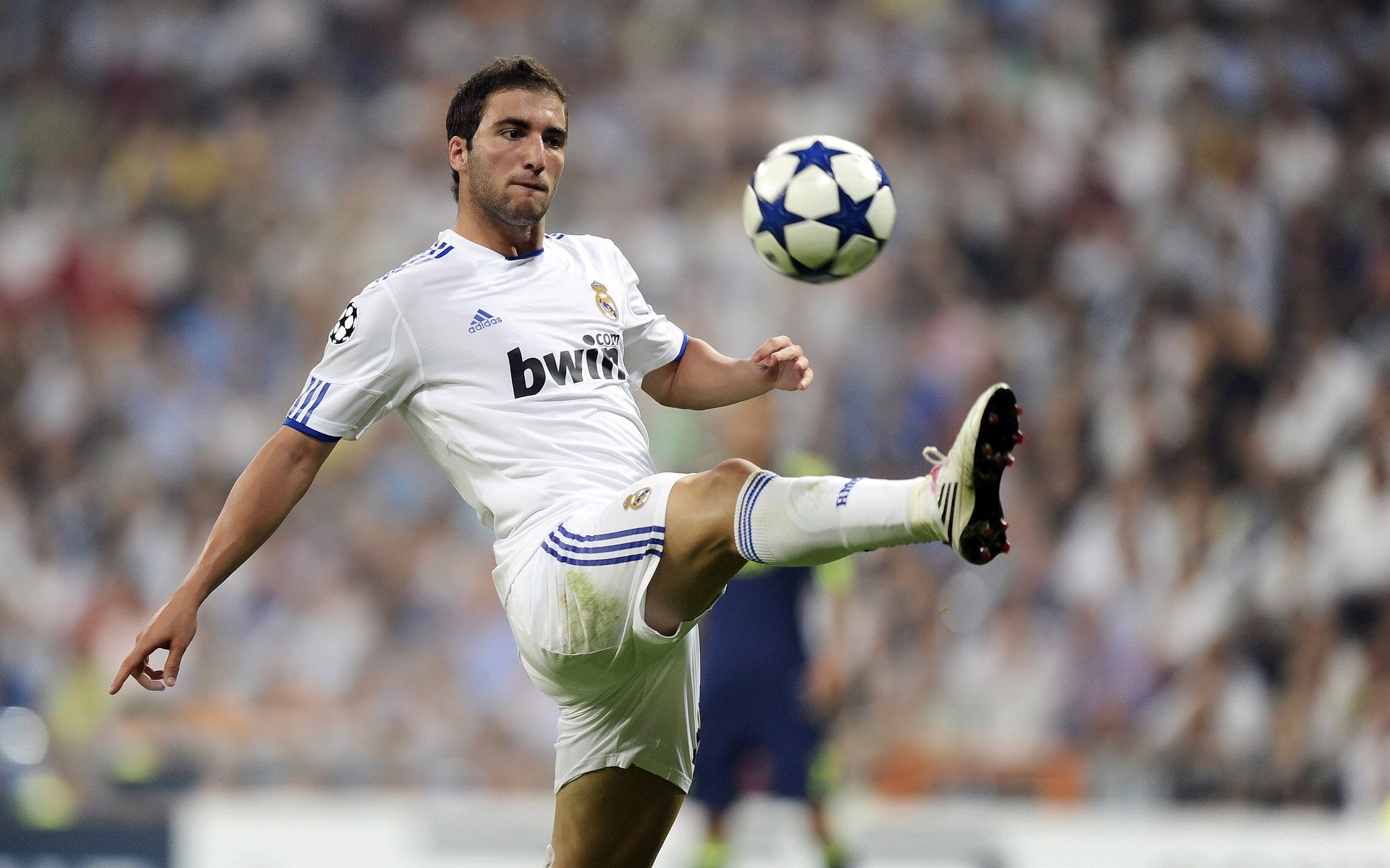 世界杯：葡萄牙3比2险胜加纳 C罗成为首位五届世界杯破门球员